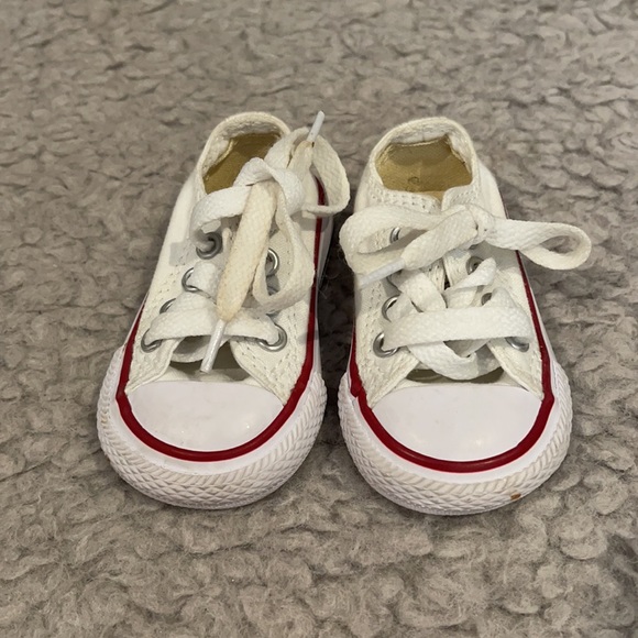 Converse - Chuck Taylor Low Top ❤️ - Picture 2 of 4